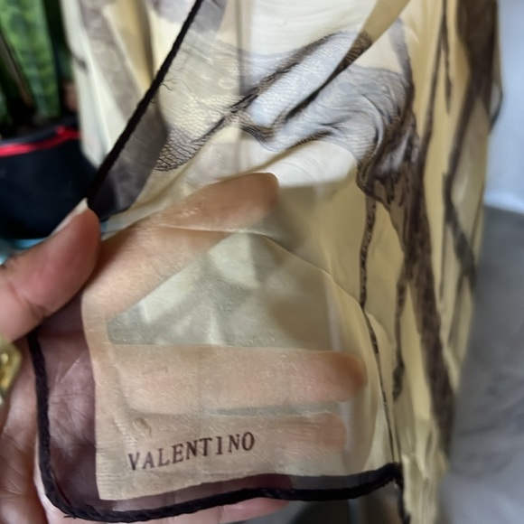 VALENTINO 100%SETA/SILK SCARF Made In Italy 🧣 - Picture 6 of 11